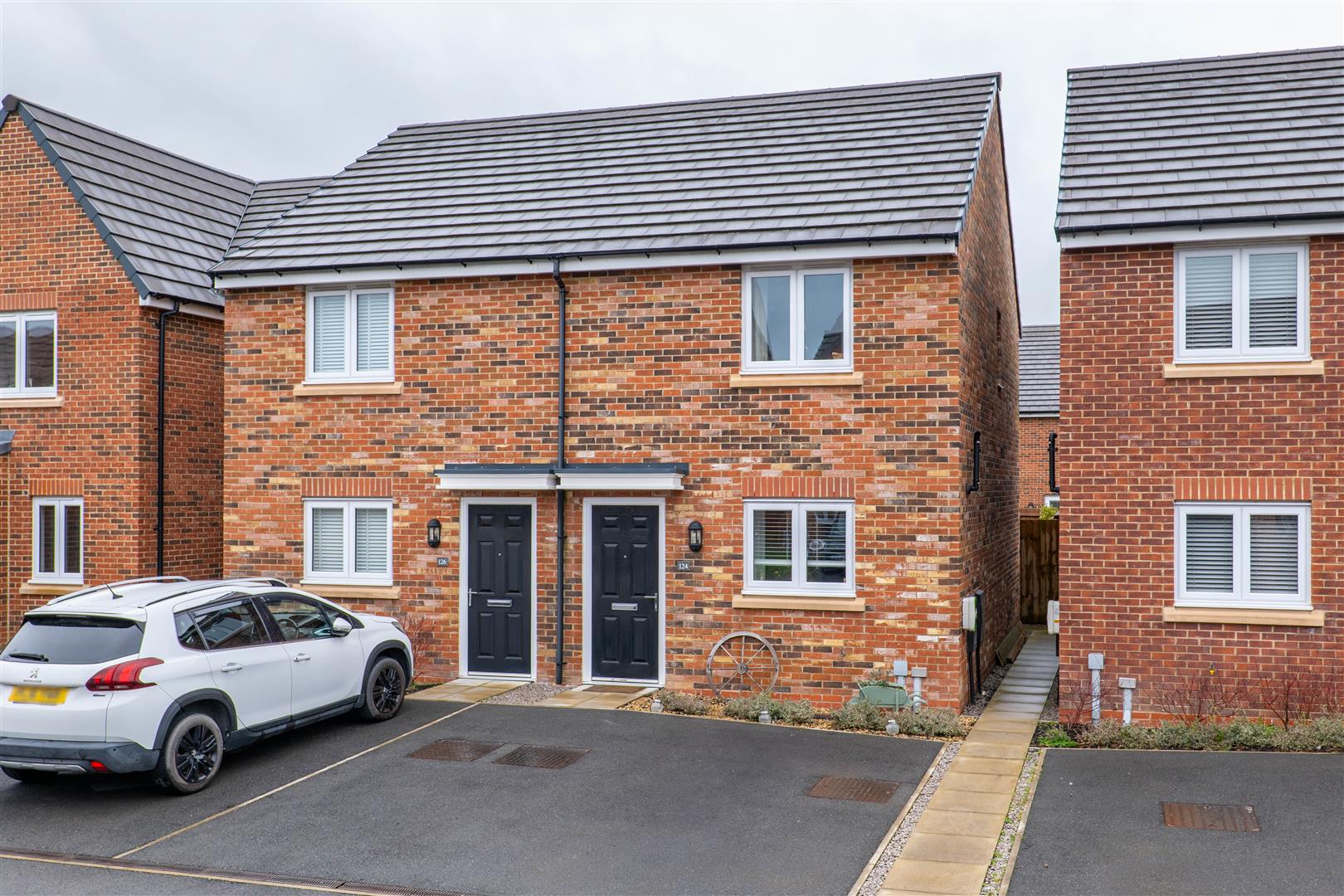 2 bed property in Goldcrest Avenue, Leyland
